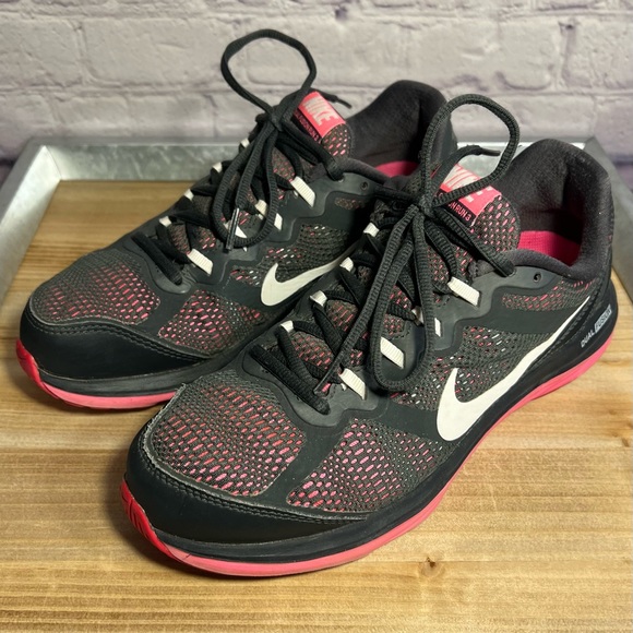 EUC. Nike Dual Fusion Run 3 training/running shoes. 653594-003. Women’s Size 8. - Picture 3 of 14